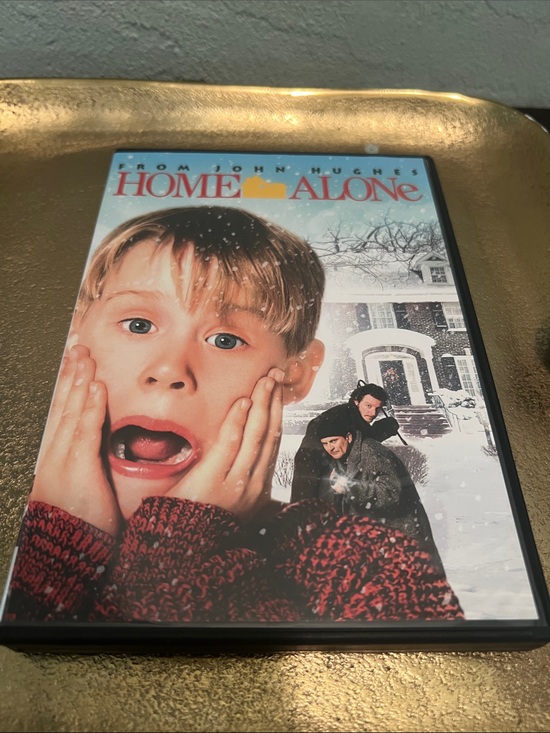20th Century Studios Other - #2221**Home Alone DVD/VHS Cover - Classic Red Sweater Artwork